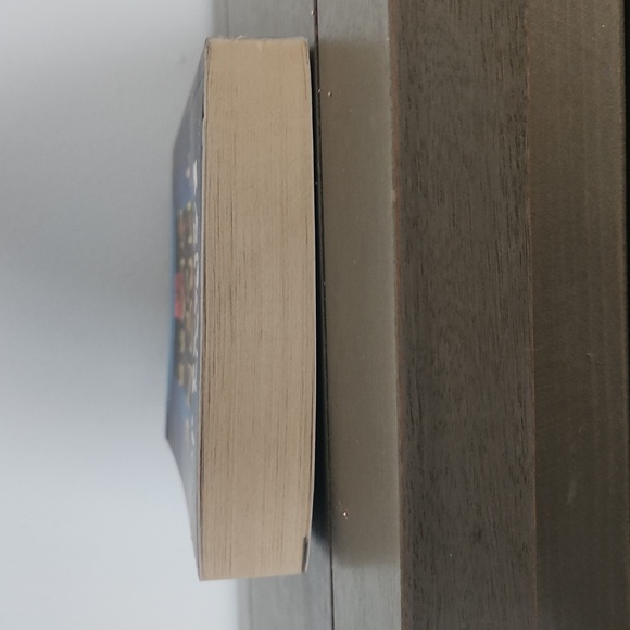 Throne of glass by Sara j maas fantasy booktok - Picture 3 of 8